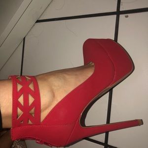 Red Pumps